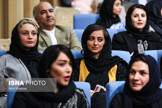 ضیافت افطار روحانی با بازیگران در شب حادثه تروریستی تهران (عکس) عکس جدید بازیگران افطاری رئیس جمهور افطاری حسن روحانی افطاری بازیگران اخبار تهران