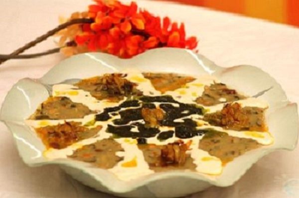 طرز تهیه آش مانتی