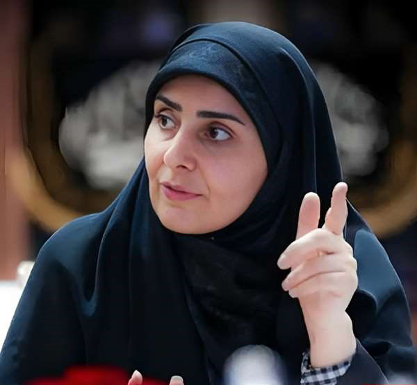بیوگرافی فرزانه صادق
