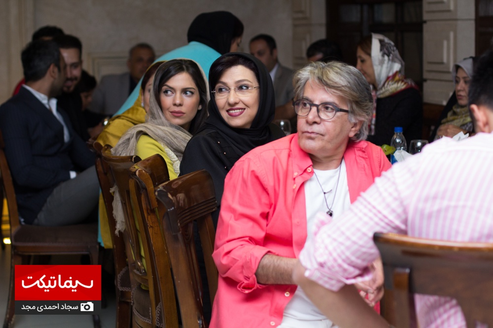 جشن تولد بهنوش بختیاری در یک رستوران با حضور هنرمندان مشهور و خانواده تولد بهنوش بختیاری در یک رستوران