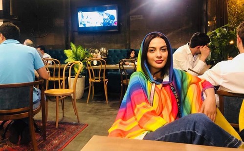 چهره ها در شبکه های اجتماعی (557) از چهره های مشهوری که به روسیه رفتند تا بهنوش طباطبایی با تیپ عروسی!