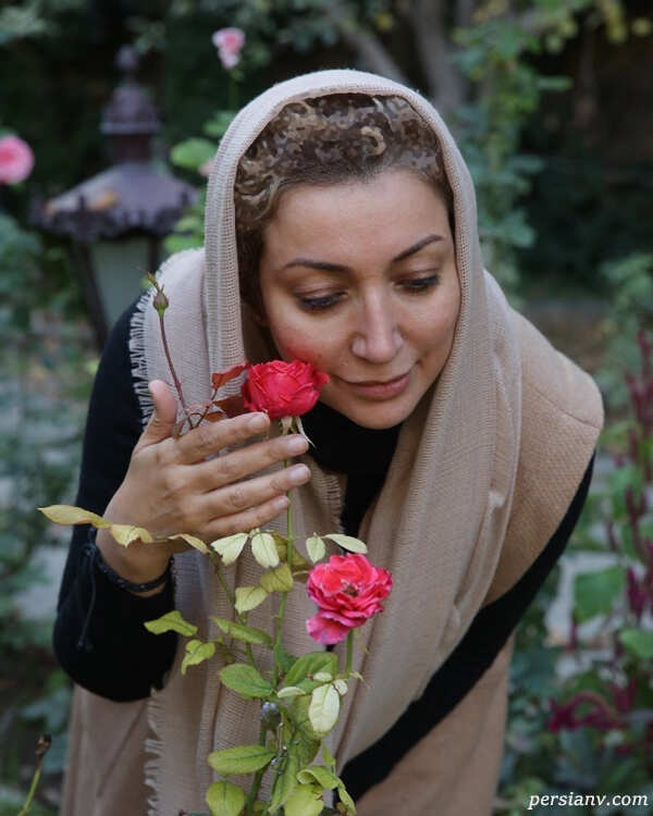 نگار عابدی
