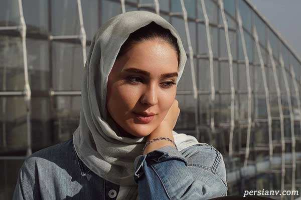 نیکی میربها