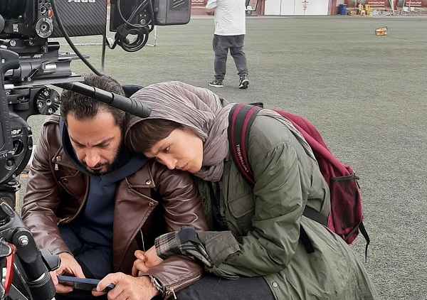 نوید محمدزاده و همسرش فرشته حسینی در سریال جنگل آسفالت