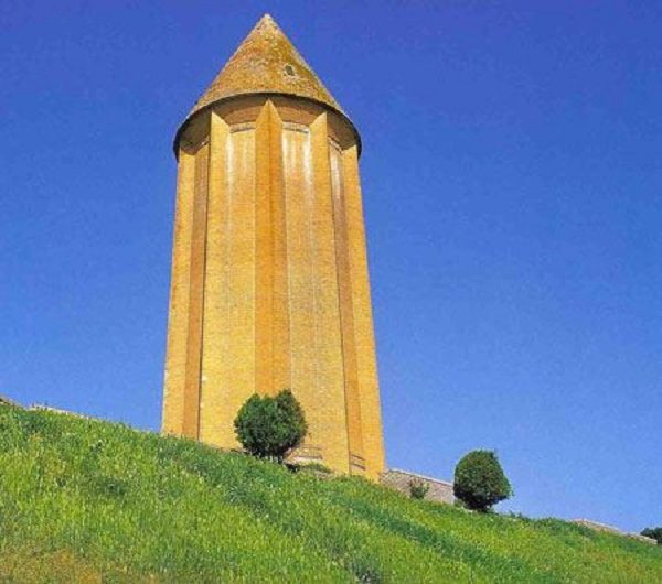 آرامگاه های تاریخی ایران