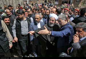حسن روحانی بازدید از مناطق سیل زده حسن روحانی بازدید از مناطق سیل زده
