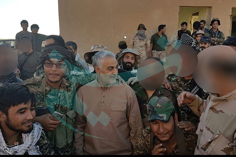 اقامه نماز شکر با سردار سلیمانی