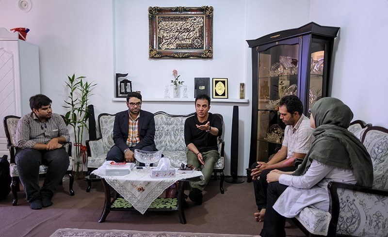 عمو پورنگ در خانه بنیتا