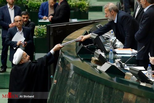 تقدیم بودجه سال ۹۷ توسط روحانی به مجلس