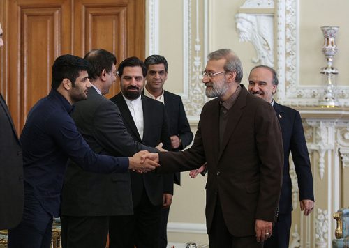 تقدیر علی لاریجانی از کشتی گیران