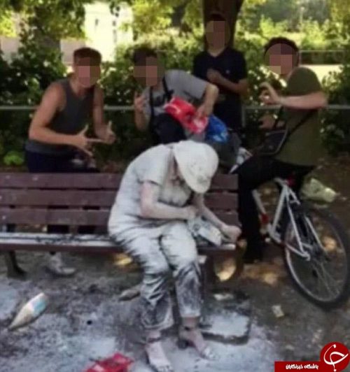 عکس سلفی با یک زن معلول