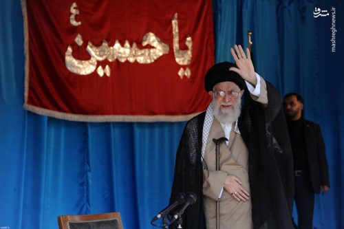 رهبر در ورزشگاه آزادی