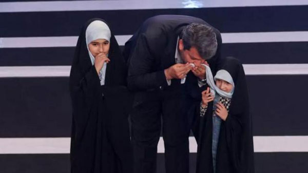 پوشش متفاوت دختران رئیس سازمان سینمایی در اختتامیه فیلم فجر