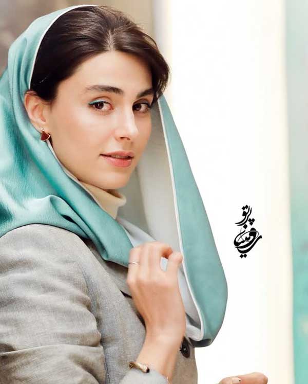 بازیگر زیر سقف دودی