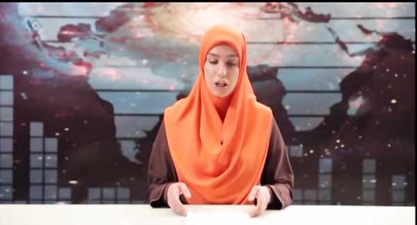 الیکا عبدالرزاقی در حال گویندگی خبر
