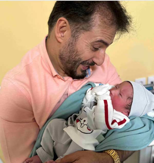 ذوق سید جواد هاشمی بعد از دیدن نوه اش