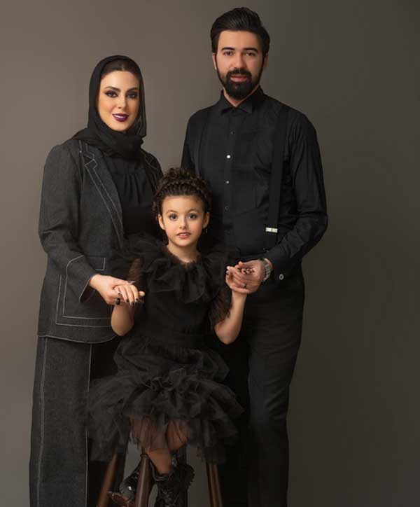 رستا و پدر و مادرش