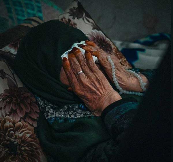 اشک‌های مادر رئیس‌جمهور در فراق پسرش