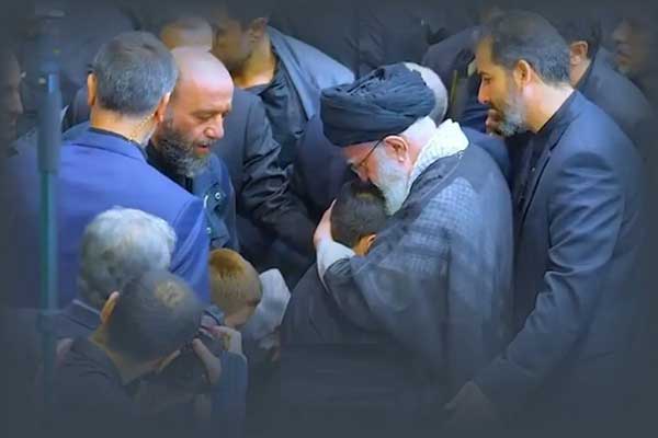 نوه سید ابراهیم رئیسی در اغوش رهبر انقلاب