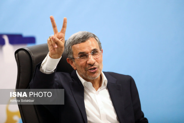 ثبت نام احمدی نژاد در انتخابات