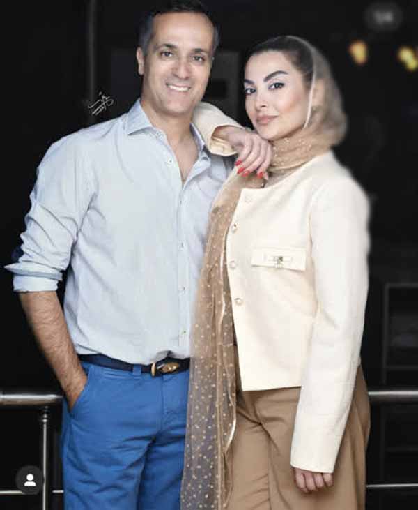 شیک پوشی مونا فائز پور در مراسم اجرای نمایشنامه در هم پیچیدگی