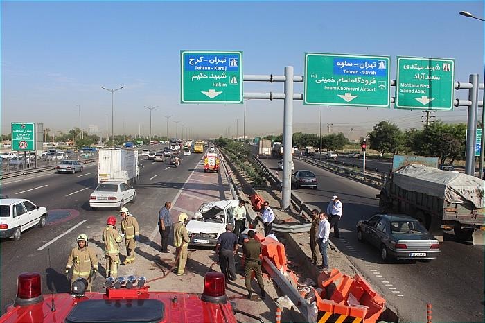 تصادف وحشتناک پراید در اتوبان آزادگان