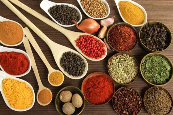 طول عمر نگهداری ادویه ها و سبزیجات خشک