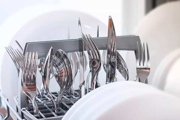 چگونه کارد و چنگال استیل را تمیز کنیم
