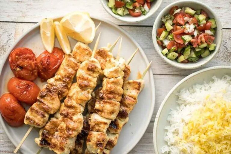 با این ترفند جوجهکباب ۱۰۰ برابر خوشمزهتر میشود | راز مرینیت حرفهای جوجه