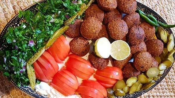 آشنایی با روش تهیه فلافل و 9 راز خوشمزهتر شدن آن