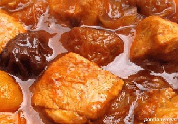 با آلوچه و ماهی خورش بپزید!
