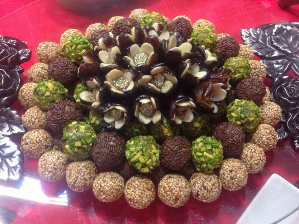 خرما توپی خوشمزه خرما توپی