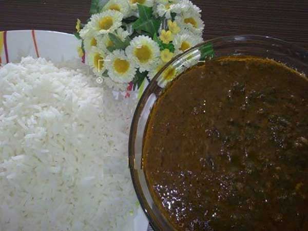 خورش گردو اسفناج ، غذای محلی از شهر دامغان