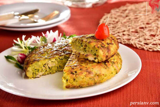 کوکوی مرغ و تره فرنگی کوکوی مرغ و تره فرنگی
