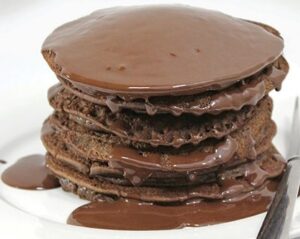 پنکیک شکلاتی دارچین؛ صبحانه‌ای مقوی و شاداب‌کننده