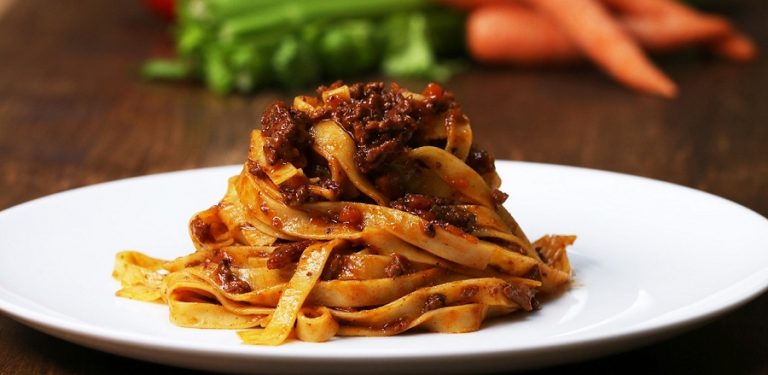 طرز تهیه سس بلونز به سبک ایتالیایی برای انواع پاستا