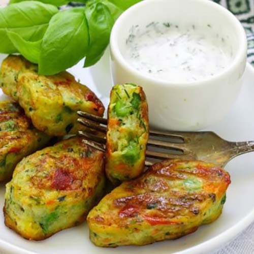 ناگت گل کلم و پنیر یک غذای حاضری رژیمی و خوشمزه