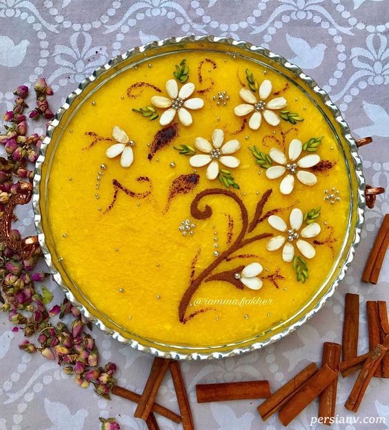 تزیین شله زرد با گل محمدی