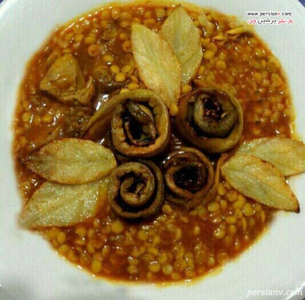 قیمه بادمجون به شکل گل رز تزیین قیمه بادمجون