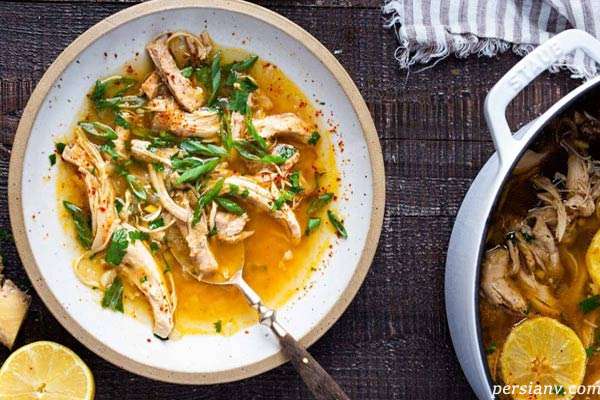 طرز تهیه سوپ مرغ لیمو و زنجبیل ، با تاثیر احساس بهتر در گلودرد و گرفتگی سر و بینی