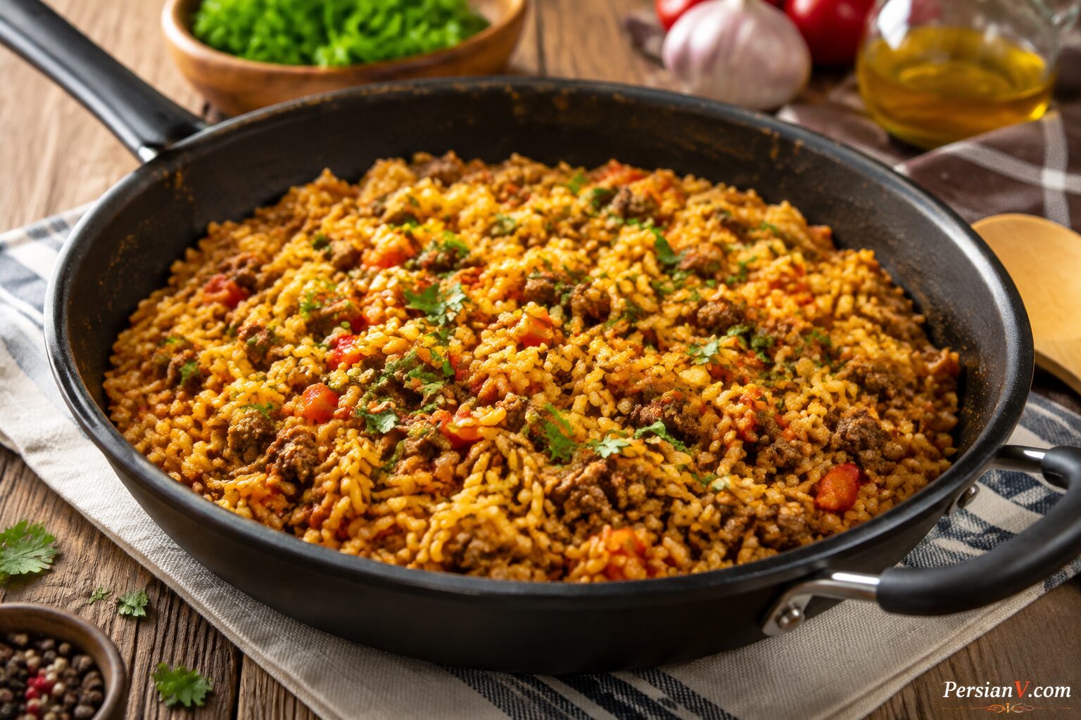 غذا با گوشت چرخ کرده و برنج غذا با گوشت چرخ کرده و برنج