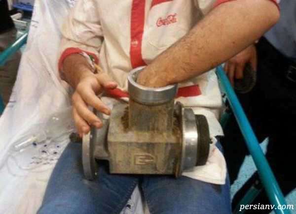 مرگ وحشتناک یک کارگر با چرخ گوشت صنعتی که تا کمر جویده شد + فیلم