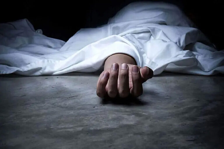 بوی نامطبوع از یک منزل مسکونی، منجر به کشف یک جسد شد + عکس