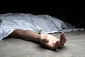 کشف جسد دختر ۱۷ ساله در پارکینگ مجتمع مسکونی نی‌ریز + عکس