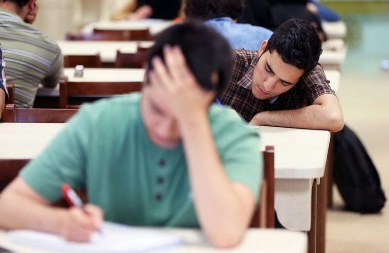 نقش والدین در نتیجه امتحانات دانش آموزان
