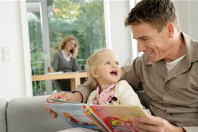 شعر خواندن چه فواید دیگری برای کودک شما دارد؟