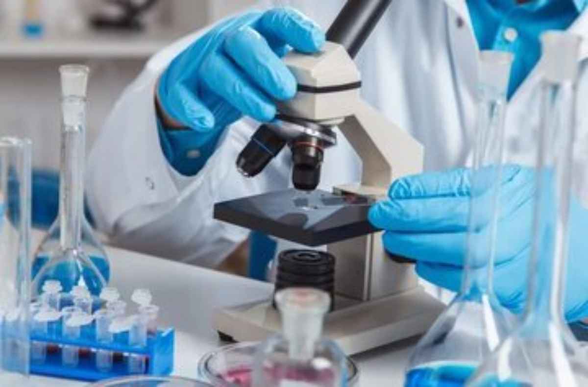 تشخیص سرطان با دقت ۹۵ درصدی با یک قطره خون | دستگاه قابل حمل دانشمندان چین