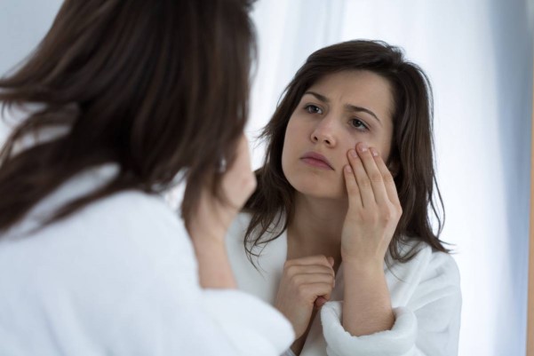 من دچار گودی زیر چشم و زیر چشمم سیاه شده چه باید بکنم