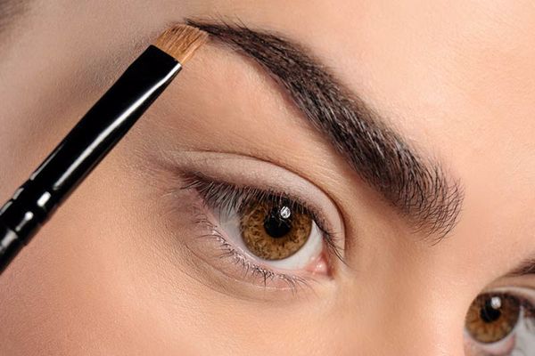 روشن و تیره کردن ابروها