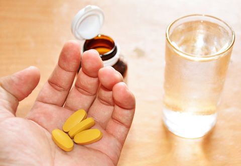خطرناک ترین نوشیدنی ها برای مصرف دارو را بشناسید